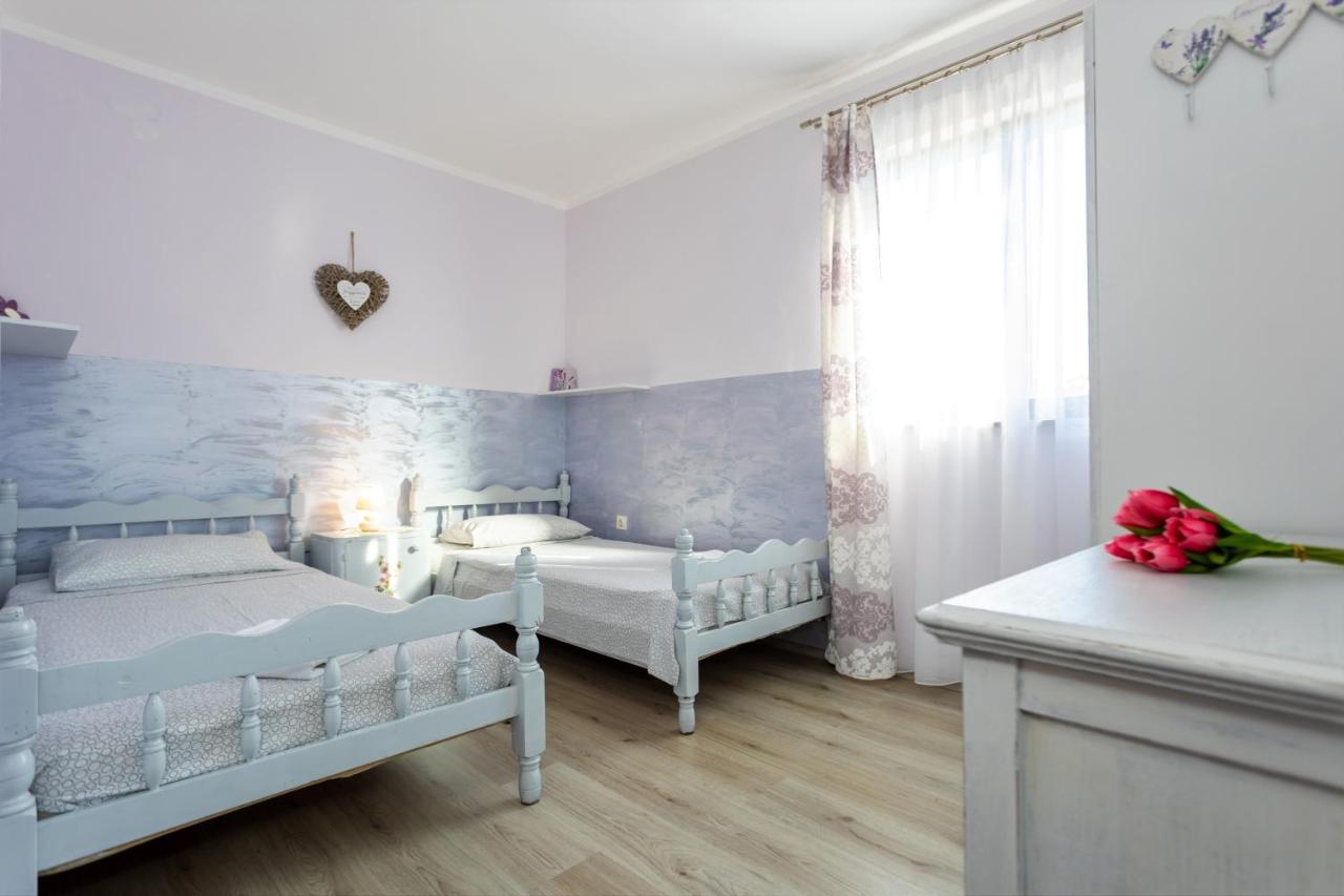 Apartman Doris Milohnici ภายนอก รูปภาพ