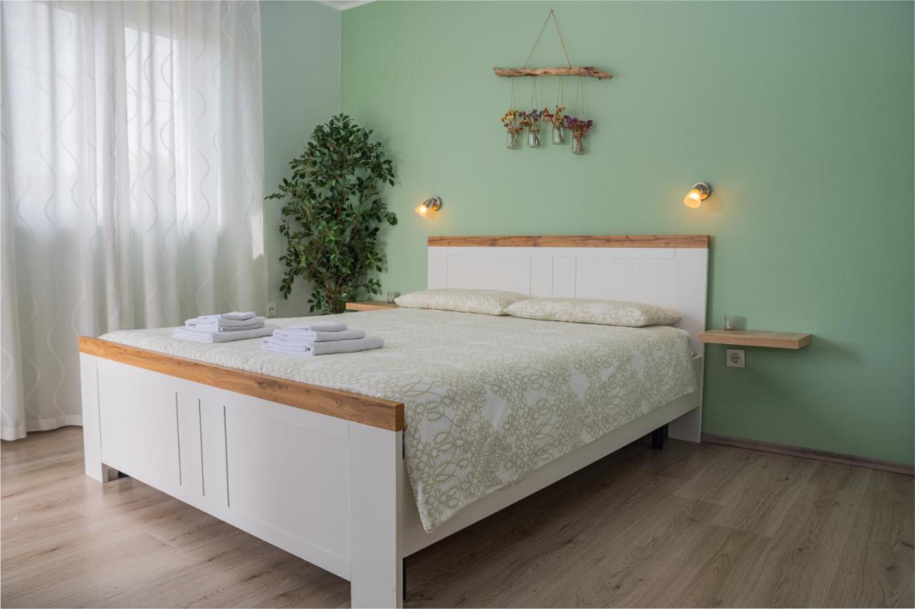 Apartman Doris Milohnici ภายนอก รูปภาพ