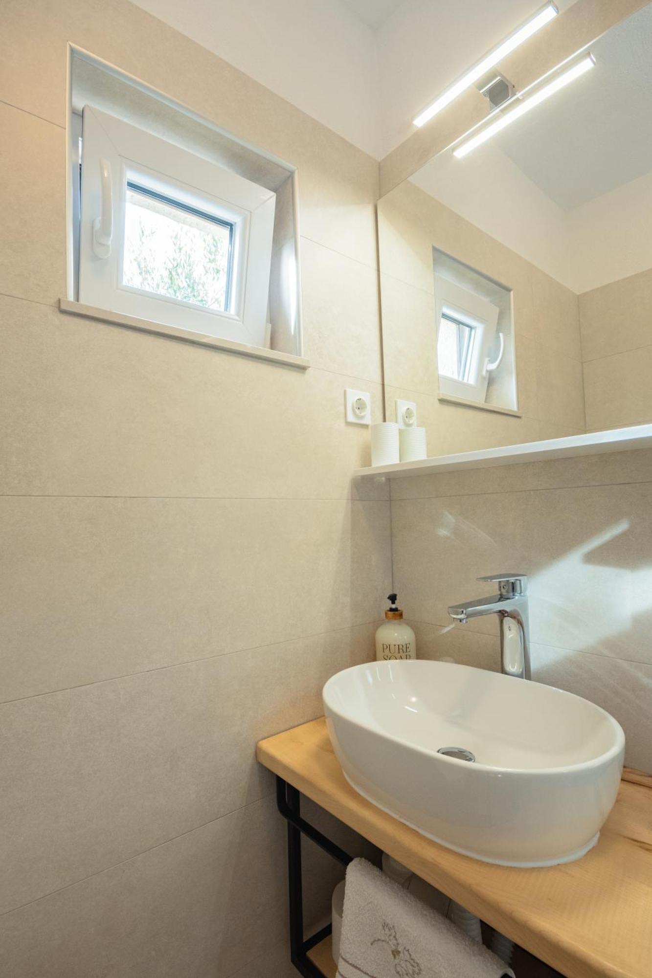 Apartman Doris Milohnici ภายนอก รูปภาพ